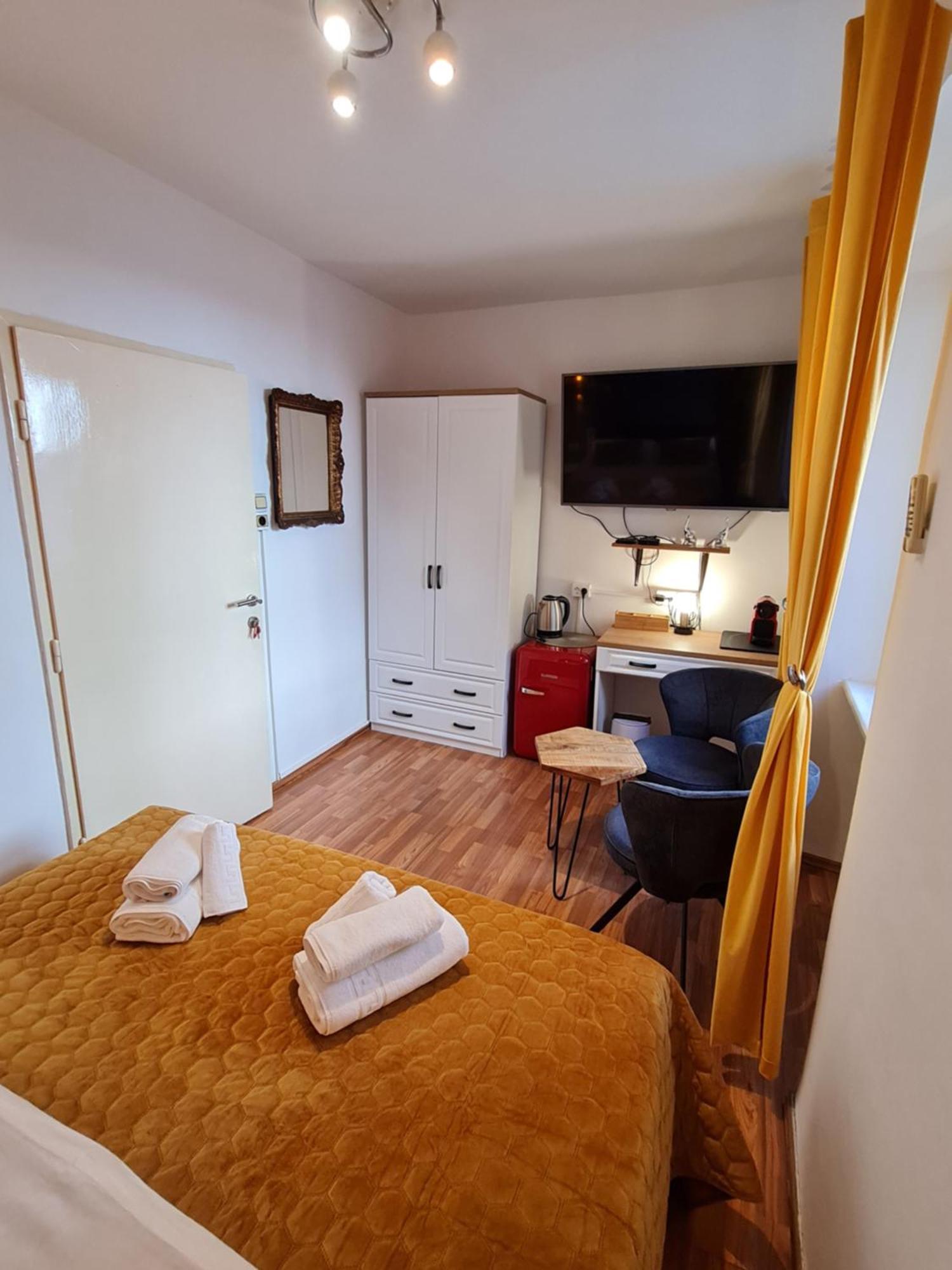 Inchy Accommodation - In The Center Of Diocletian'S Palace スプリト エクステリア 写真